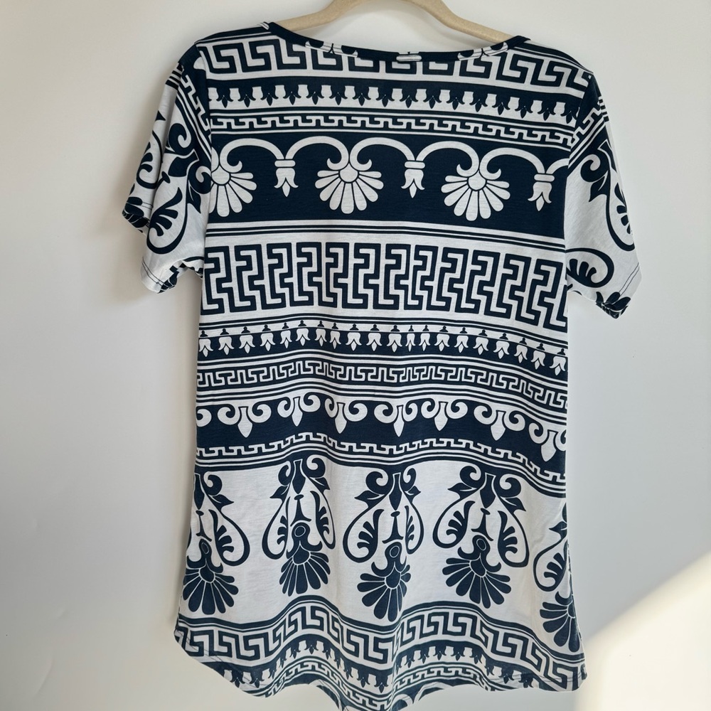 LuLaRoe Greek Key Classic T Shirt Womens Top White Blue Medium - Picture 2 of 9